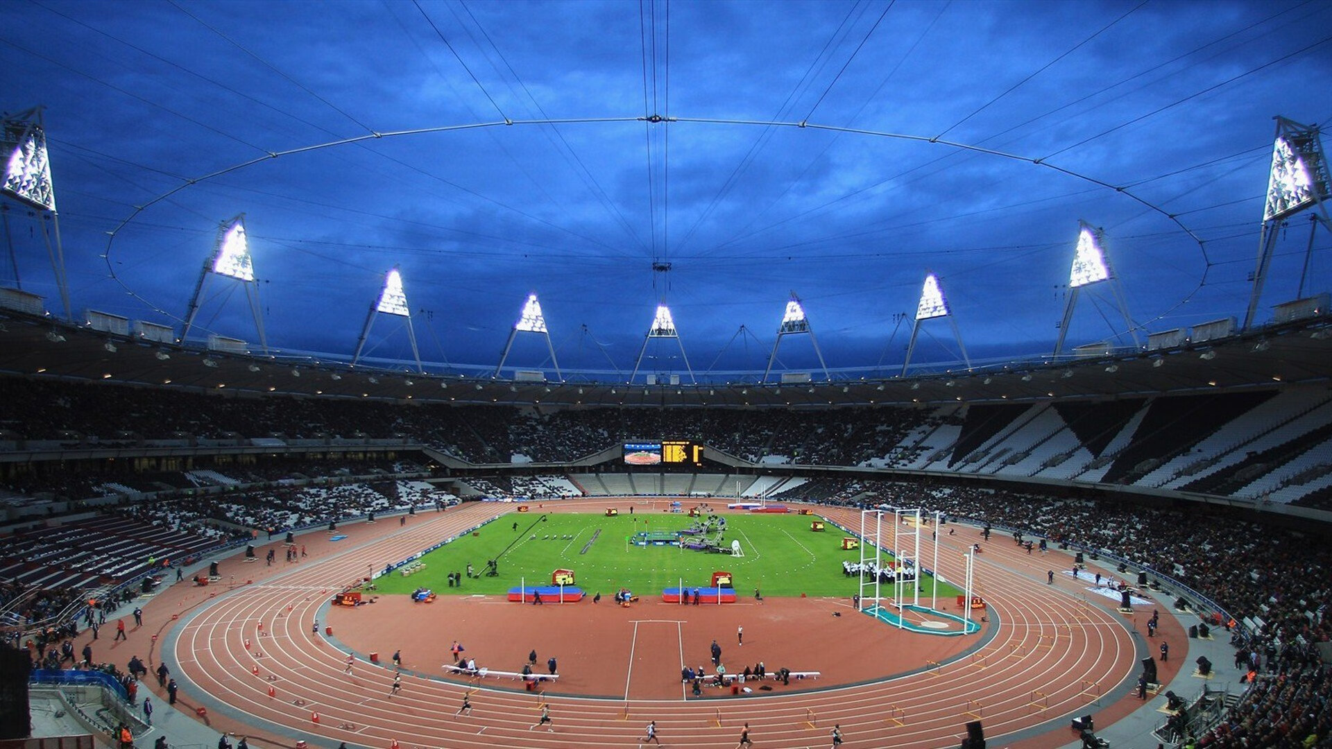 APP下载-巴特勒爆冷破纪录，西班牙队神话降临全场沸腾
